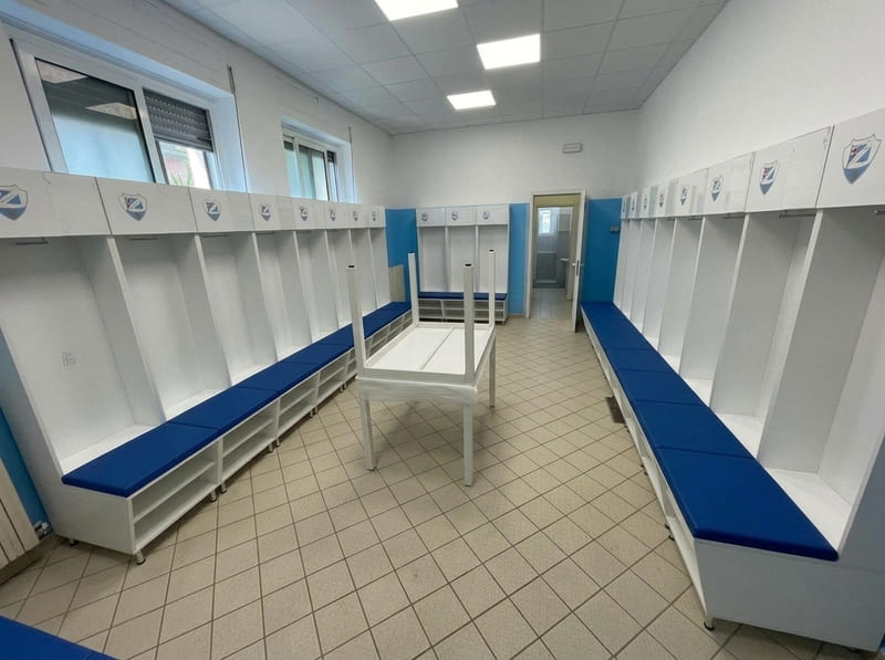 armadietto spogliatoio con appendiabiti e seduta