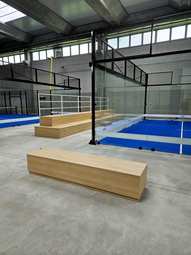 gradinate-centro-sportivo-palco